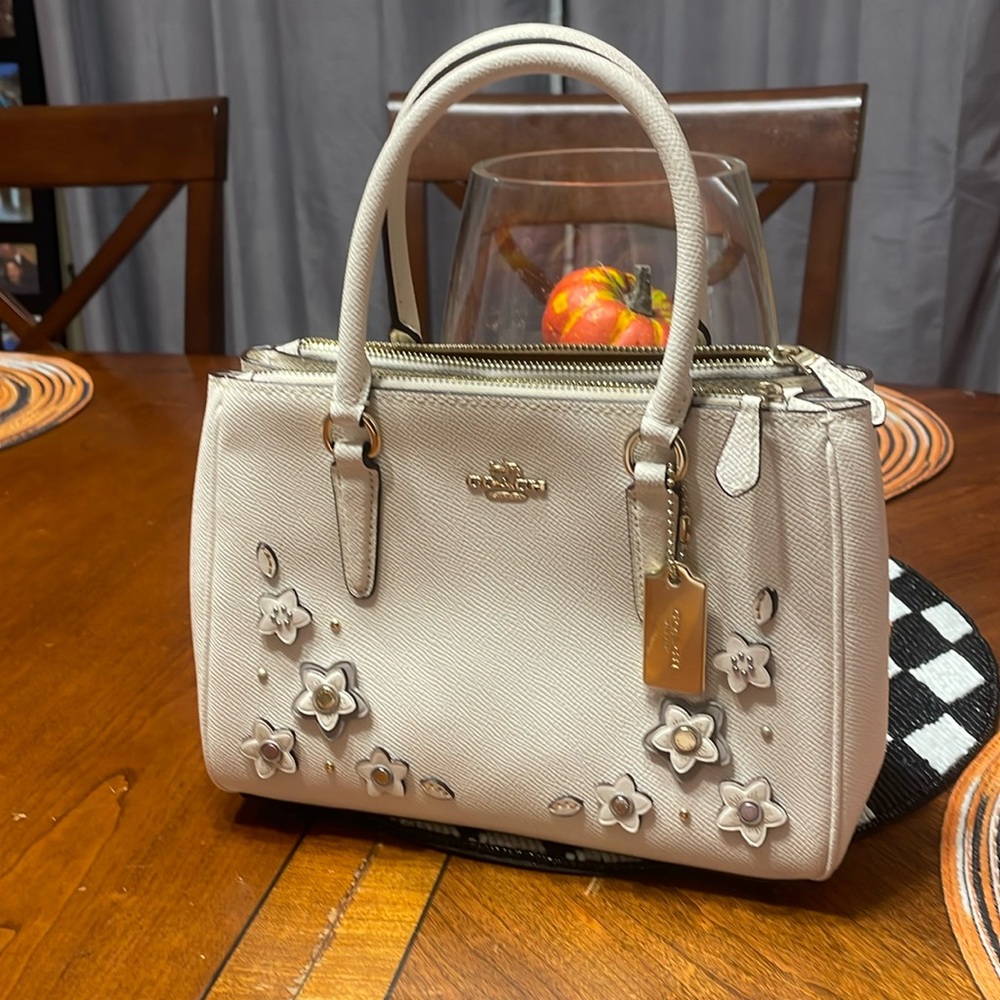 EUC Coach small ivory handbag
